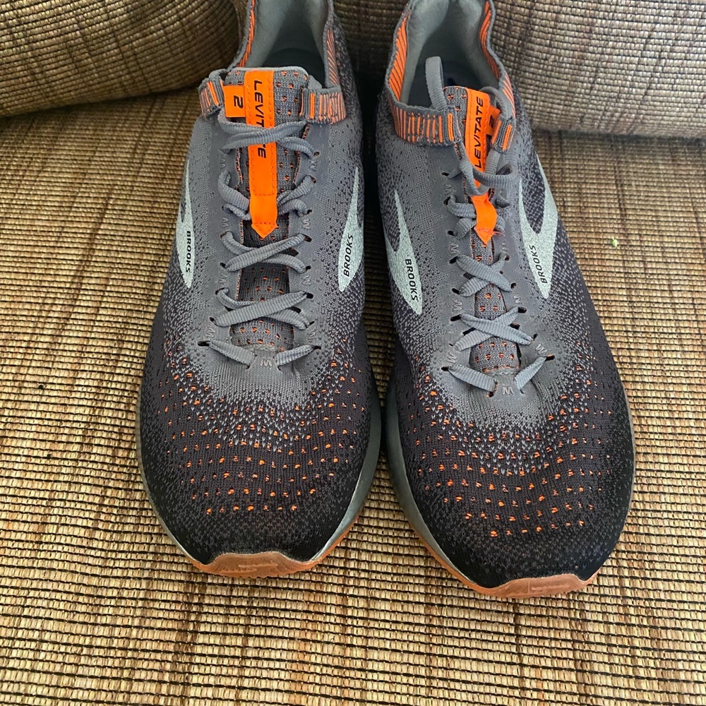 Men’s brooks levitate 2 running shoes